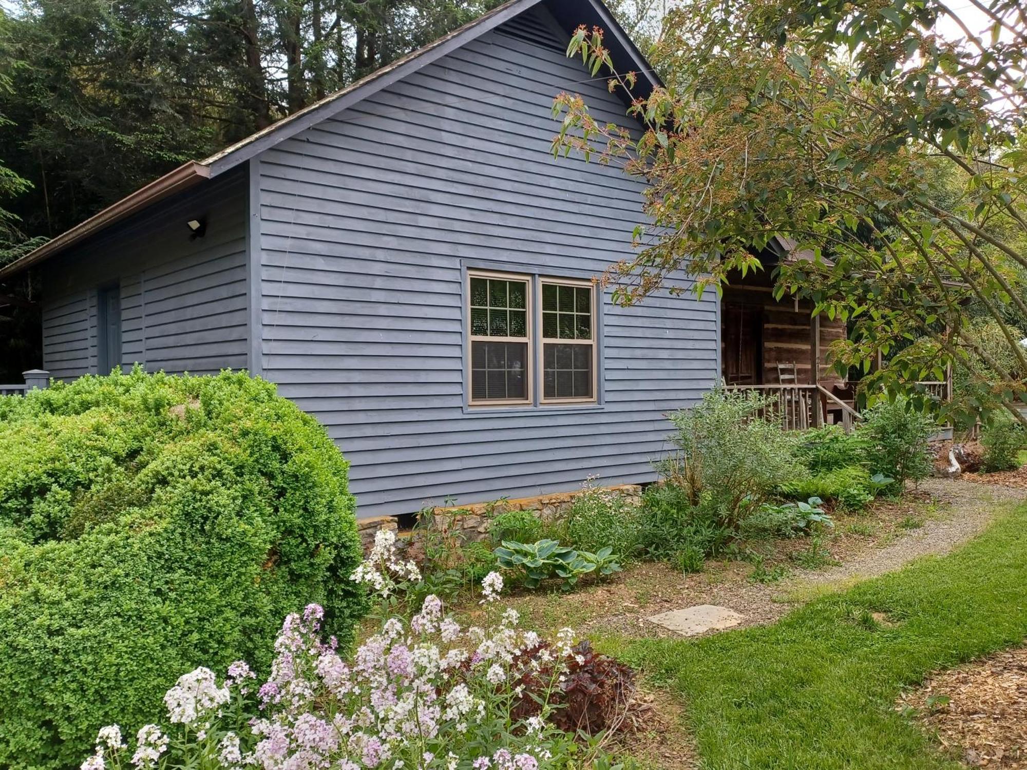 Restored1850S Log Cabin, With Gazebo And Gardens! 1 Mile To Downtown Weaverville Bagian luar foto