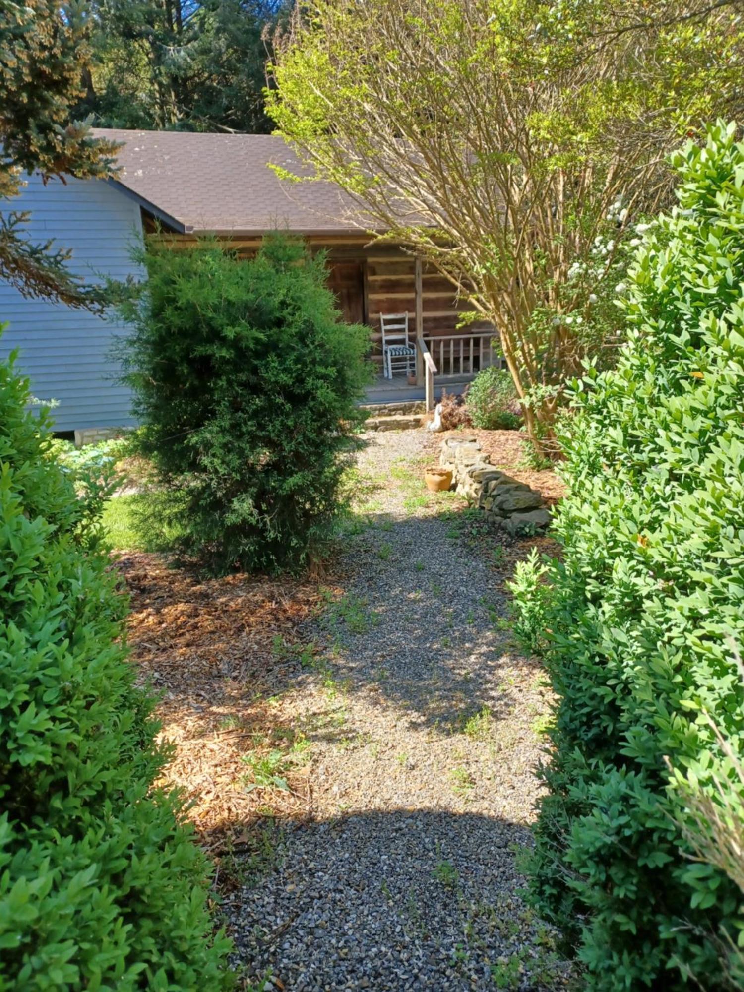 Restored1850S Log Cabin, With Gazebo And Gardens! 1 Mile To Downtown Weaverville Bagian luar foto