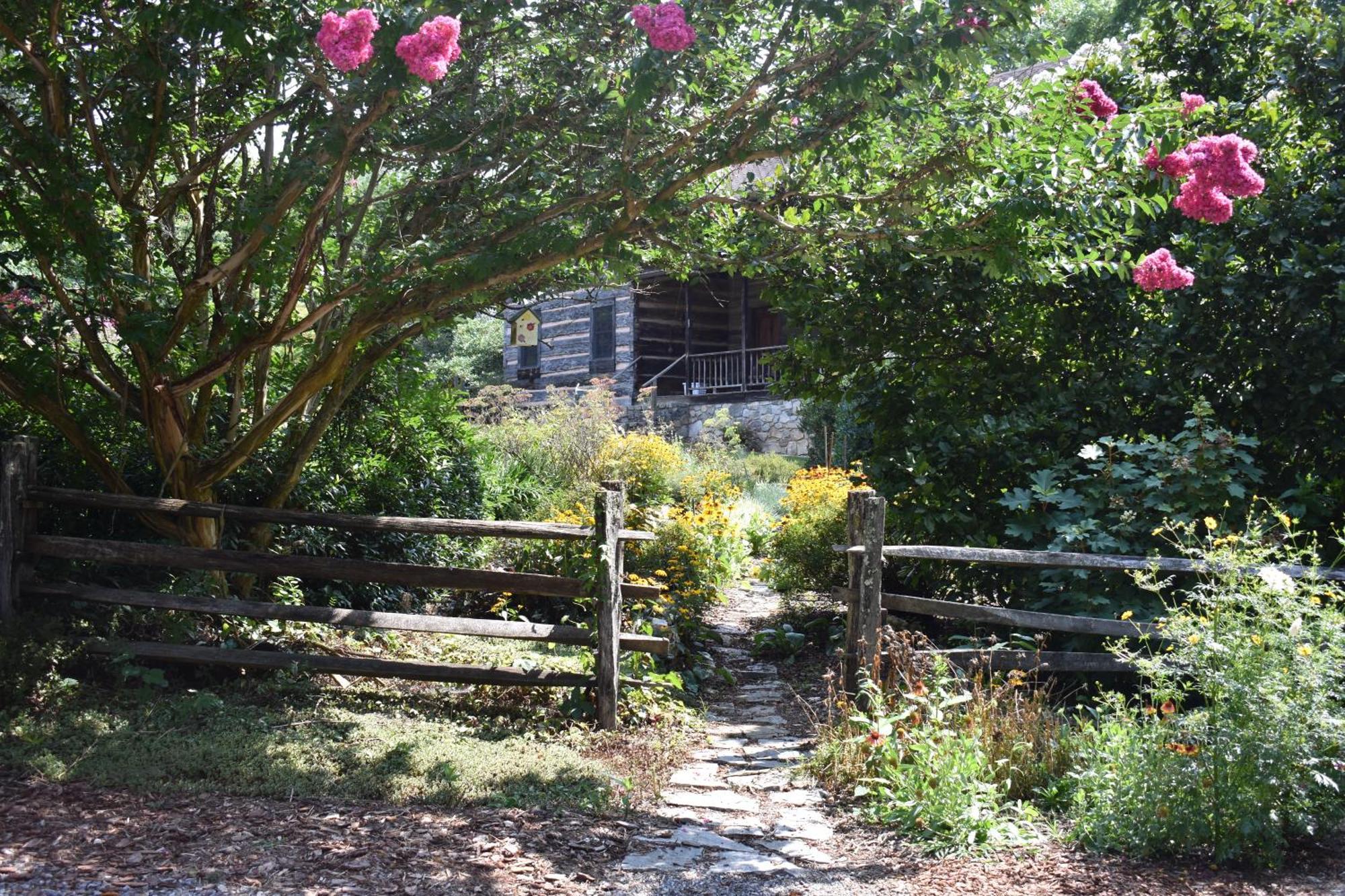 Restored1850S Log Cabin, With Gazebo And Gardens! 1 Mile To Downtown Weaverville Bagian luar foto