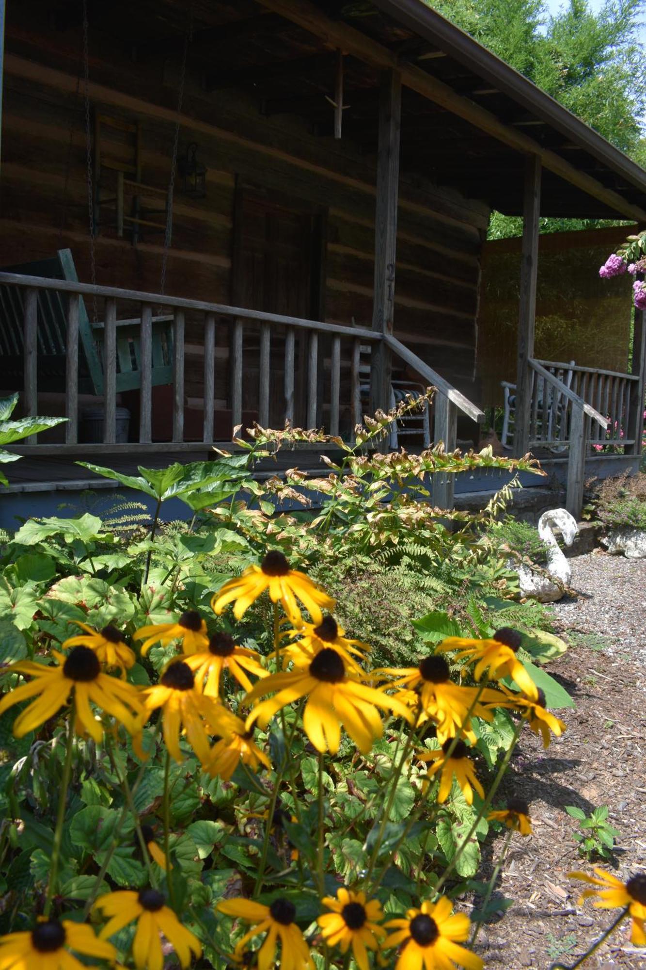 Restored1850S Log Cabin, With Gazebo And Gardens! 1 Mile To Downtown Weaverville Bagian luar foto